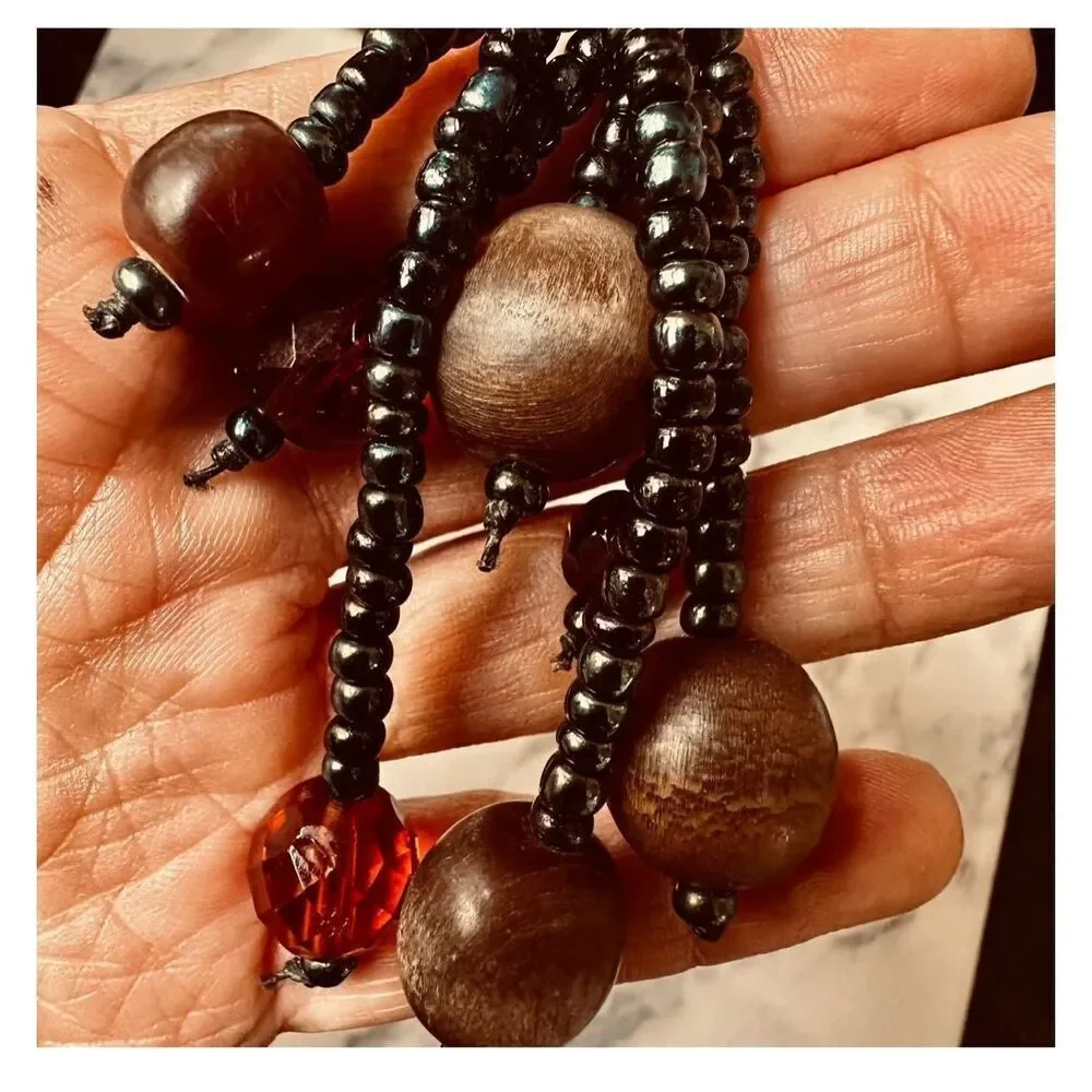 Long wooden elephant pendant necklace long beaded